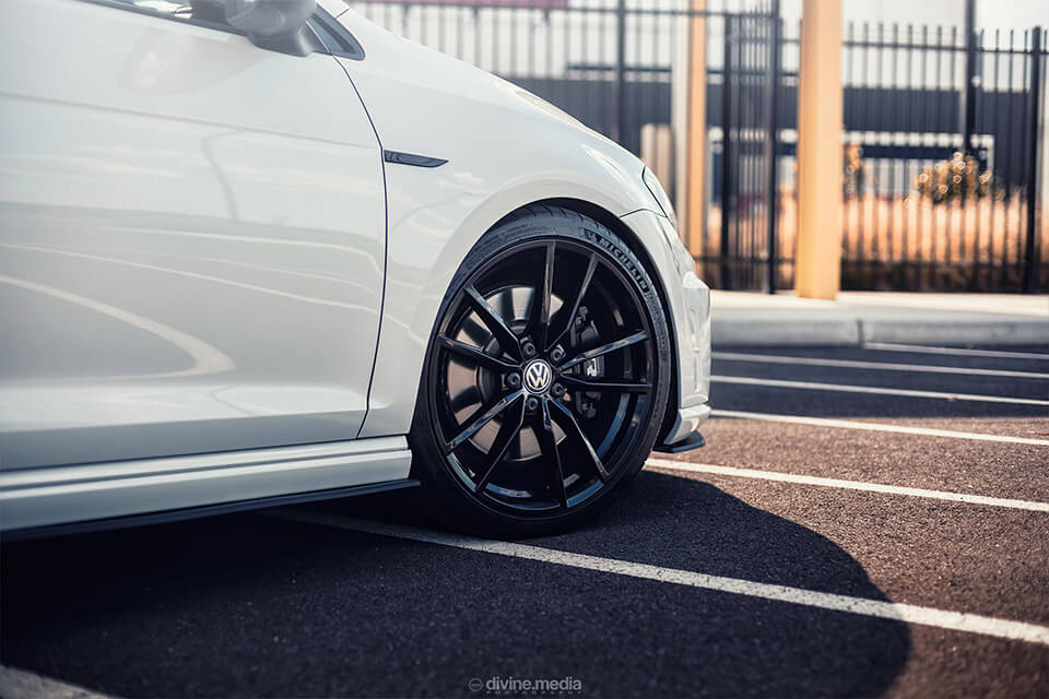 DSIRE: VW MK7 Golf R Wagon Splitter Set | Flow Designs Australia