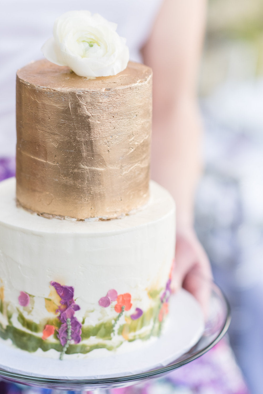 gold and floral cake - bridal shower advice