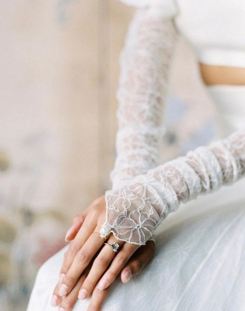 Chantilly Lace Bridal Gloves