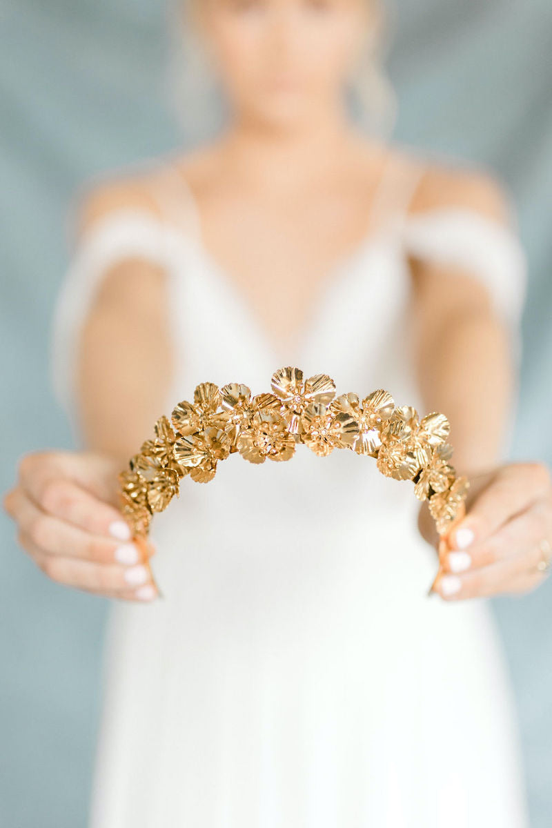Ethereal Style Gold Headband Bridal Style Ideas