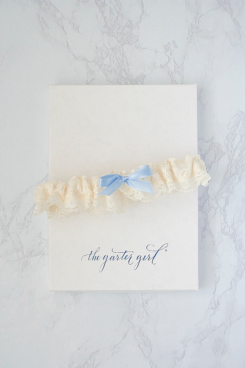something blue wedding garter with ivory lace