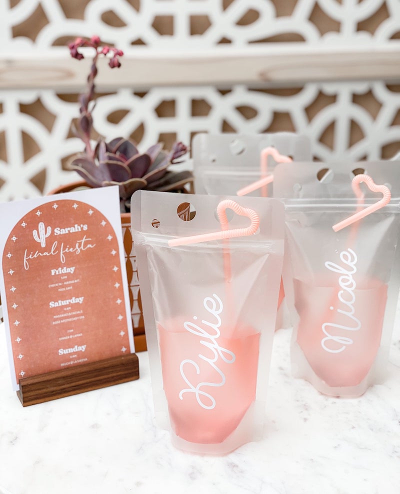 Bachelorette Party Gift Guide - Fun Ideas, Tip for Bride & Bridesmaids