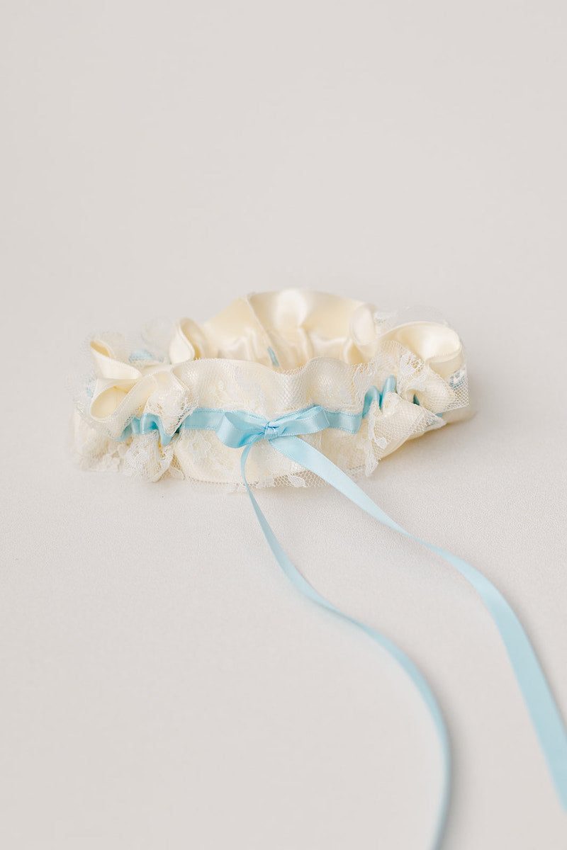 personalized garter with vintage lace