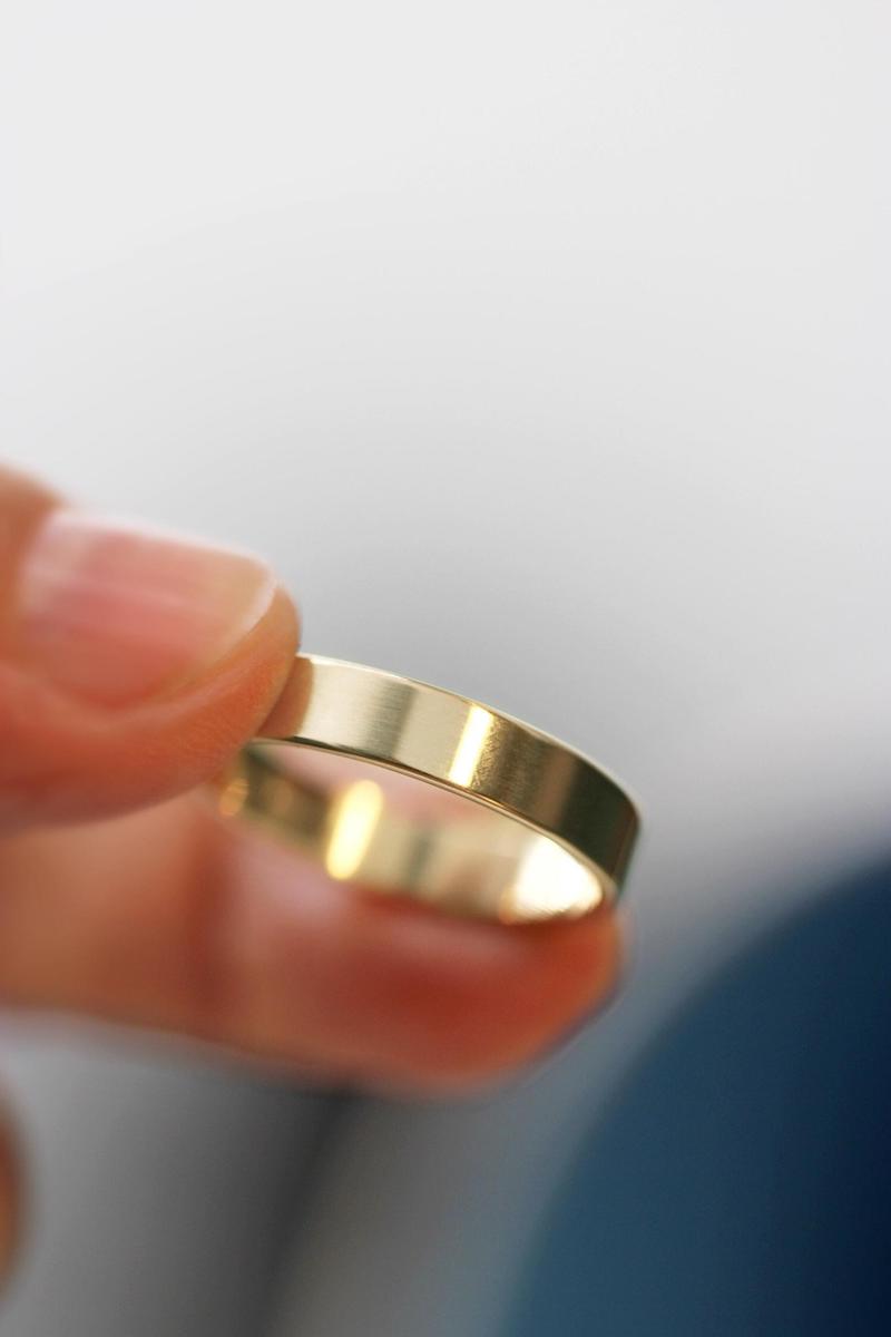 Simple Wedding Band Modern Gold Wedding Ring for Men