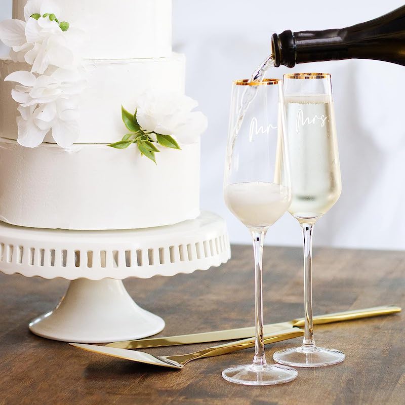 Toasting Flutes and Cake Cutting Set for Wedding