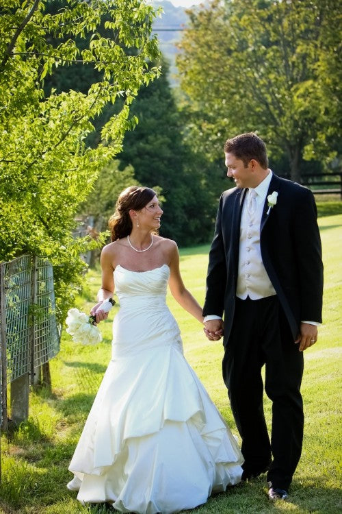 bride-and-groom-dove-photography