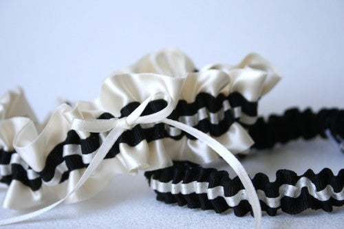 couture-bridal-garter-set-ivory-black-The-Garter-Girl