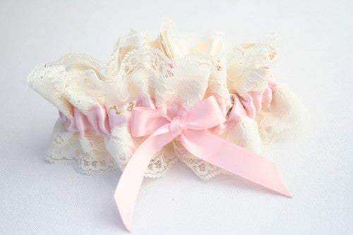 custom-lace-wedding-garter-The-Garter-Girl