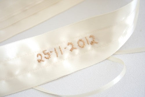 custom-wedding-garter-hand-embroidered-date-The-Garter-Girl