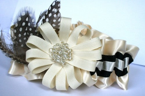 ivory-feathered-wedding-garter