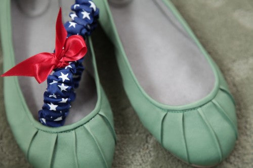 patriotic-real-wedding-garter-tiffany-wayne-photography