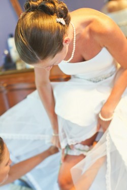 real-bride-wearing-stylish-wedding-garter-vanessa-joy-photography