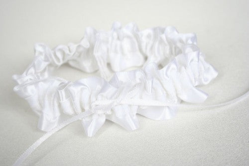 simple-white-wedding-garter-The-Garter-Girl