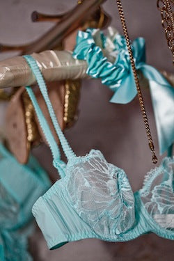 stylish-bridal-lingerie-aqua-The-Garter-Girl-by-Julianne-Smith-photo-by-Studio-Juno