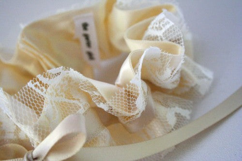 stylish-lace-garter-for-wedding
