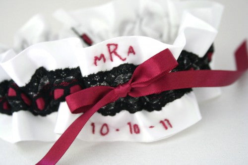 custom-wedding-garter-The-Garter-Girl2