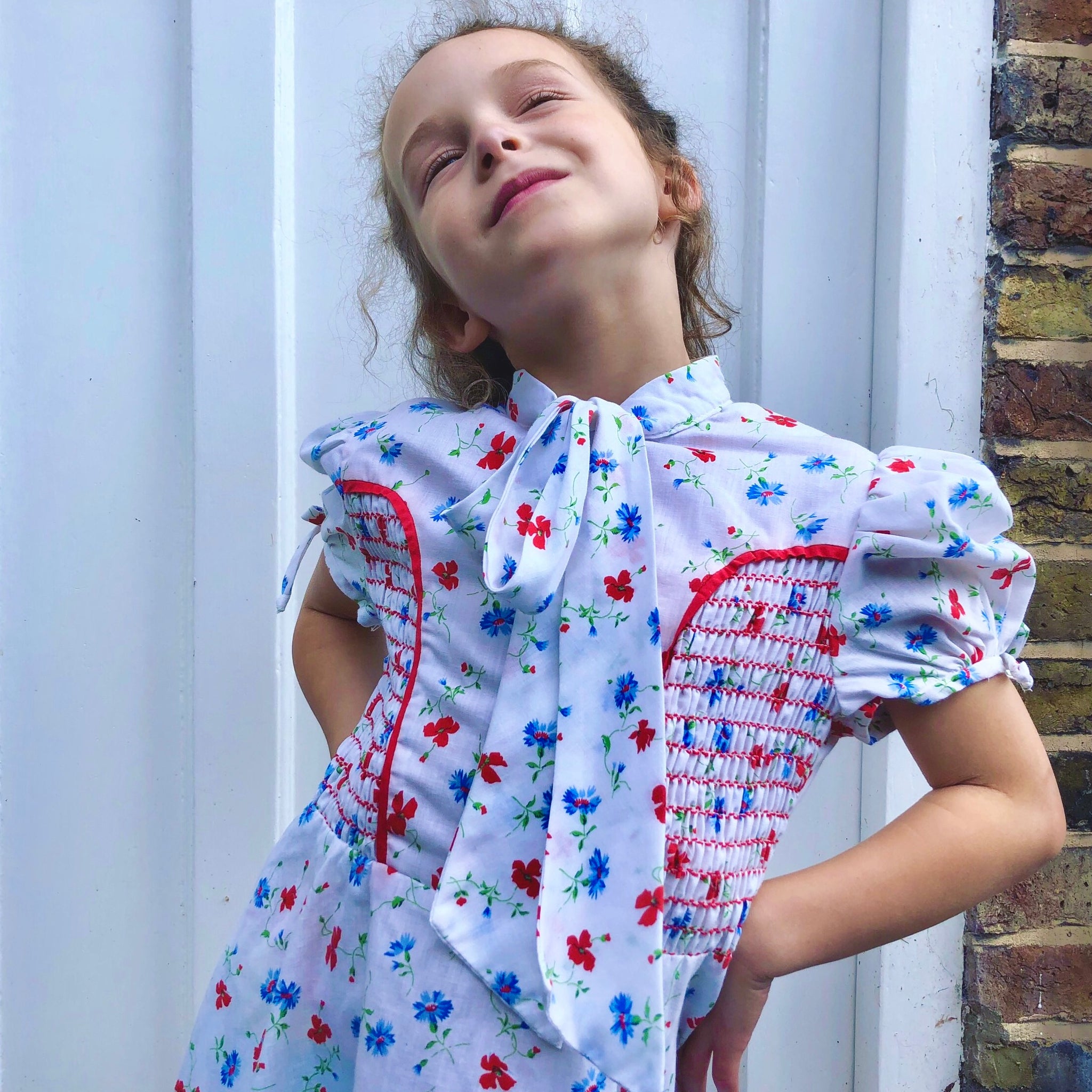 Vintage girls smocked dress 