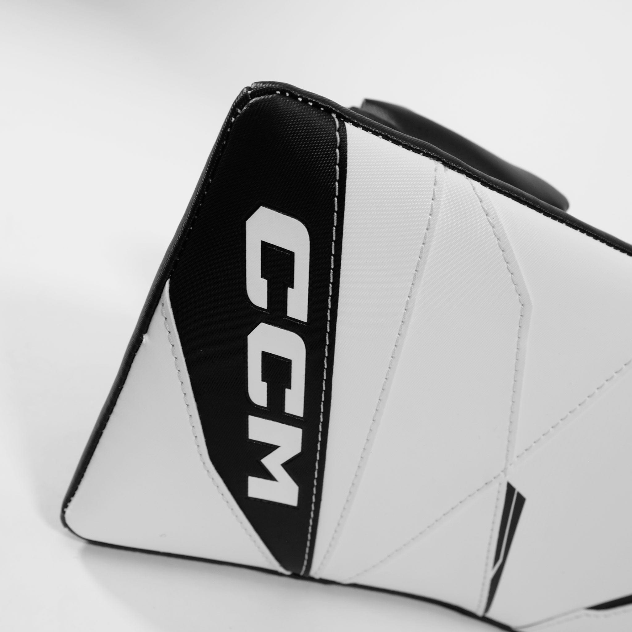 CCM Axis 2.5 Junior Goalie Blocker - Source Exclusive