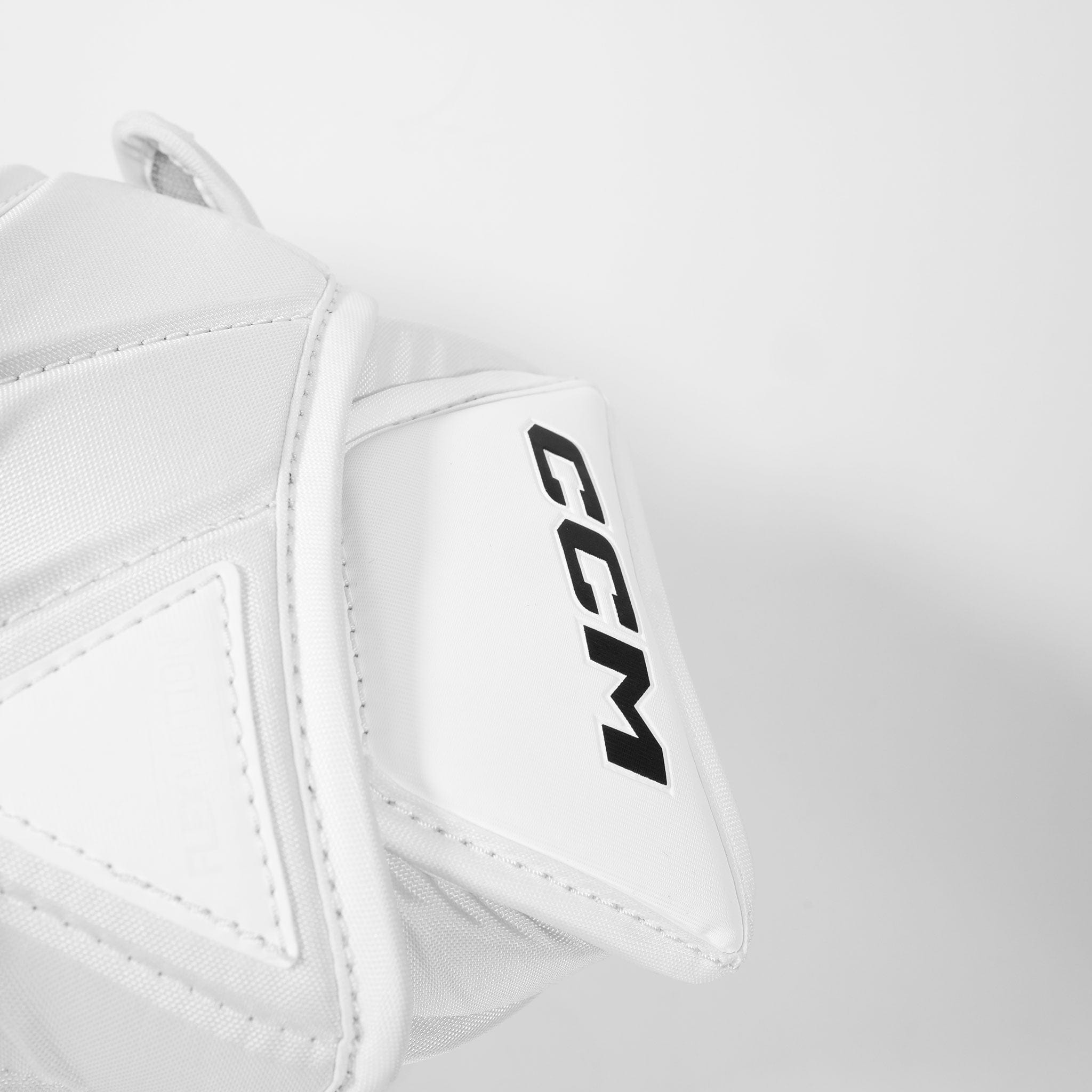 CCM Axis 2.9 Senior Goalie Catcher - Source Exclusive