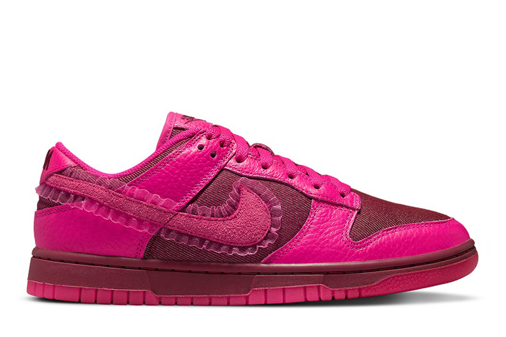 nike dunk valentine's day 2021