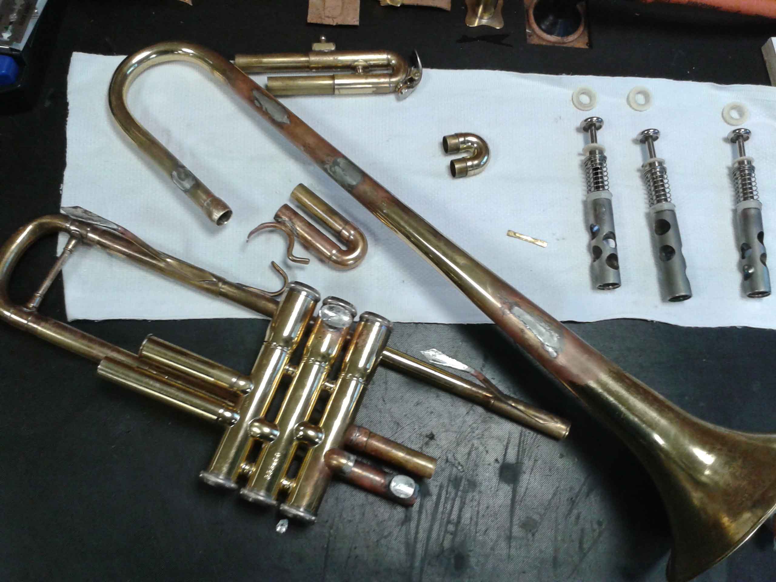 L'atelier de Tamara Cagnard, réparation d'instruments à vent à Héricy (Seine-et-Marne)