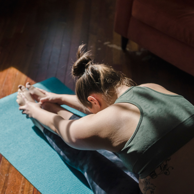 Femme qui fait du yoga