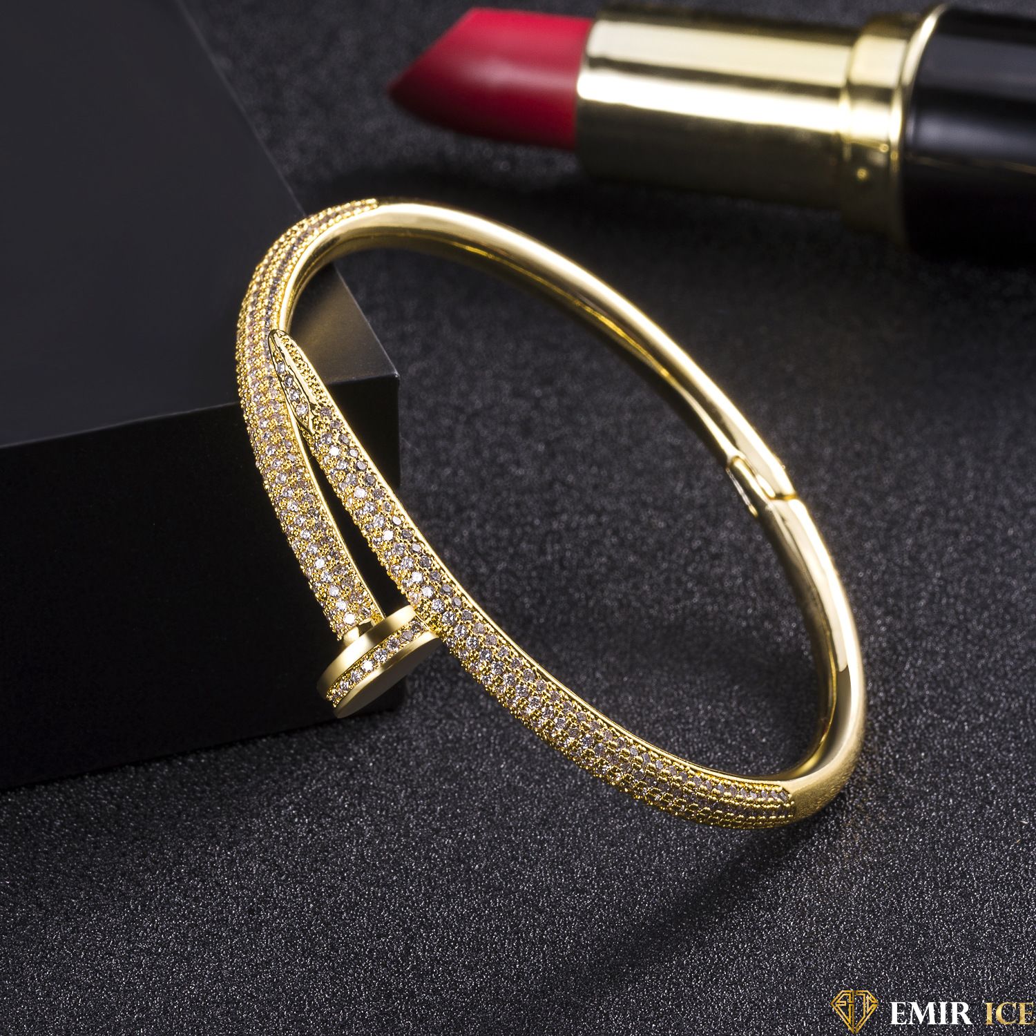 bracelet cartier femme clou