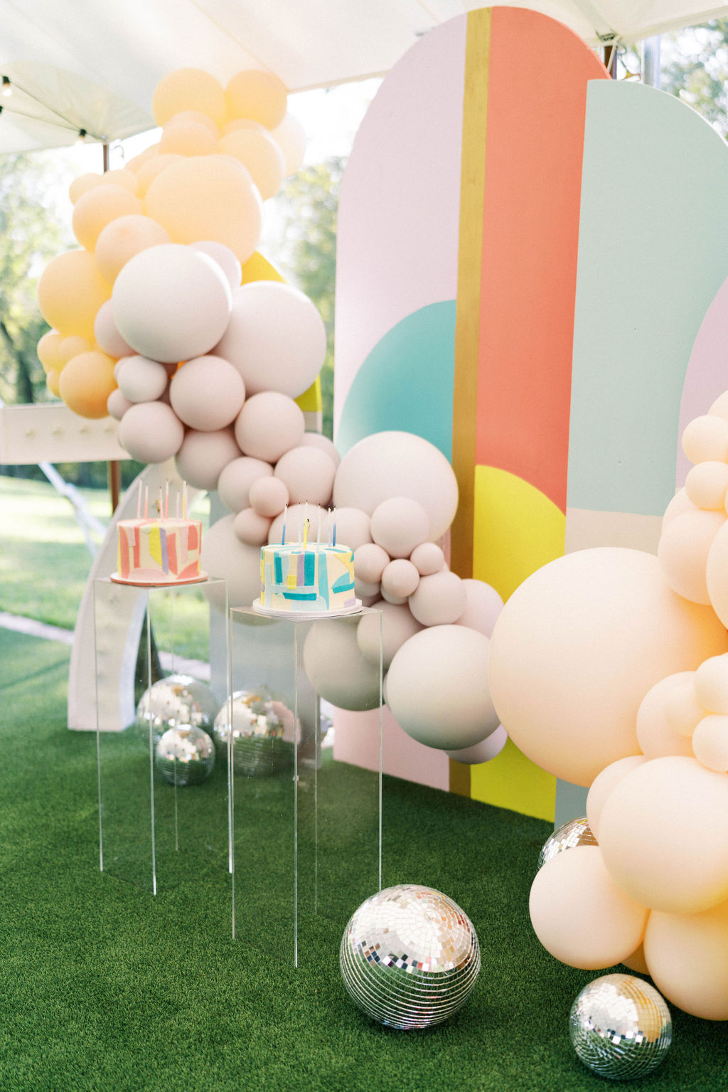 Revelry Goods modern colorblocked party backdrop with balloon garland in Houston, TX