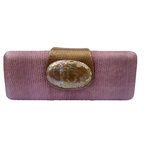 Cartera de mano tipo clutch en piel de serpiente y nácar rosa