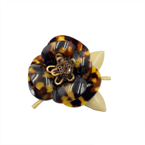 Broche en resina natural: camelia color carey  hojas