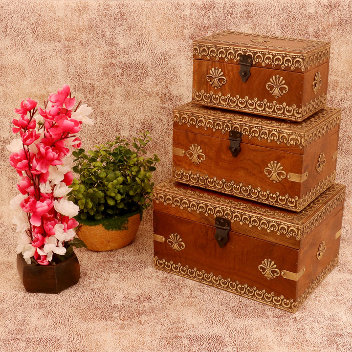 Doon Wooden Candle Stand Holder Antique Design Decorative Handicraft Gift  Item