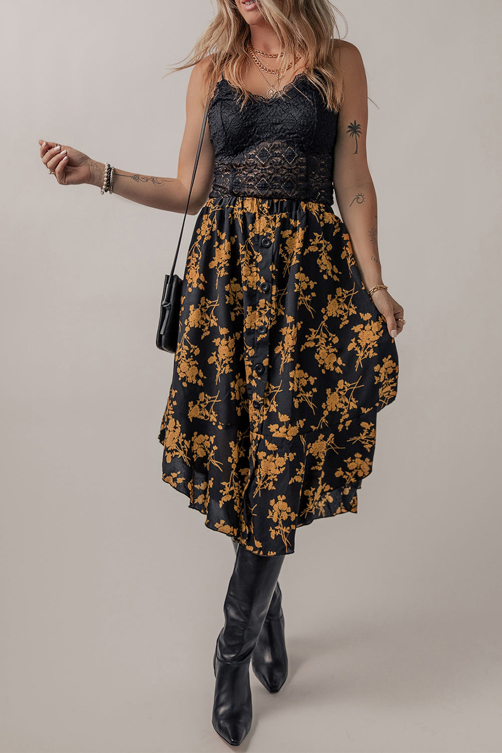 ΑΜΕΣΑ ΔΙΑΘΕΣΙΜΟ: μαύρη εμπριμέ φλοράλ φούστα με κουμπιά ARICA