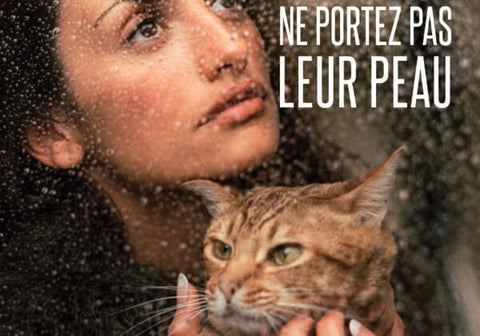 Pénélopé Cruz posant avec un chat pour la campagne de PETA France