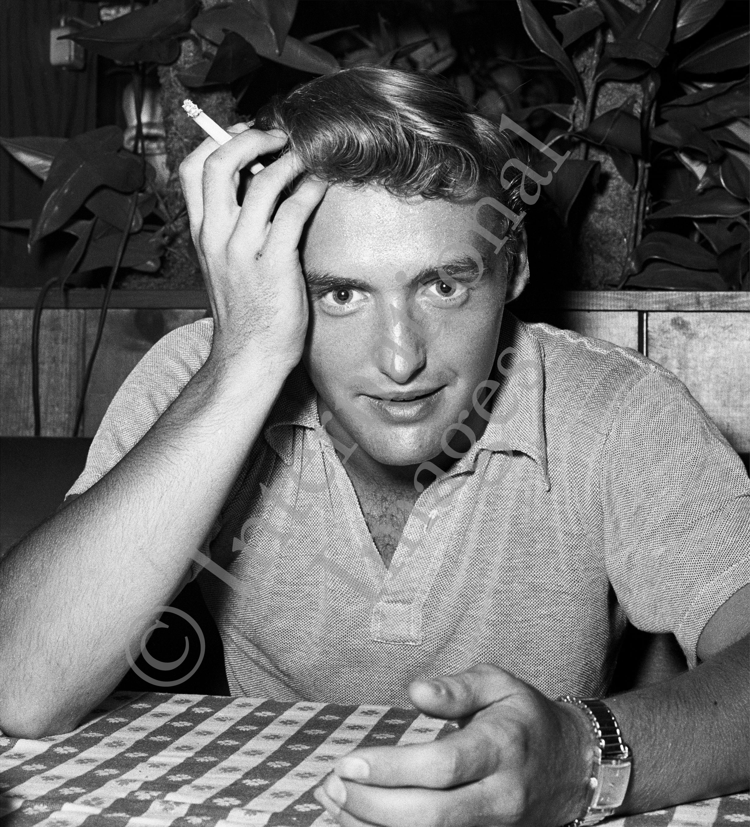 0012_FW0031_Dennis_Hopper_at_Musso_Frank_Grill_Hollywood_1955.jpg