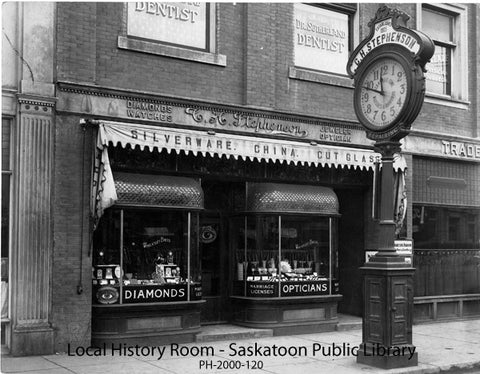 Black and white photo of Wheatley Bros storefront from 1913