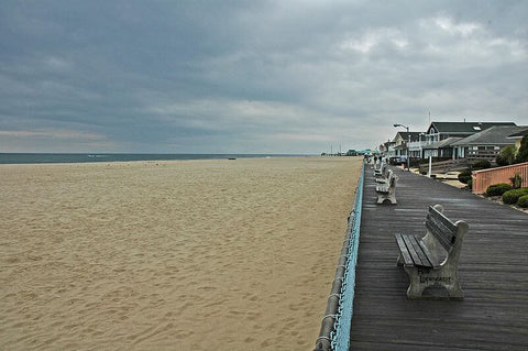 For those looking for a laid-back atmosphere, but still want some activities, Point Pleasant is a great choice. (Credit: Leifern on Wikipedia)