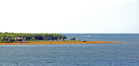 Sandy Point State Park is great for boating, and allows you to explore the Chesapeake. (Credit: Acroterion on Wikipedia)