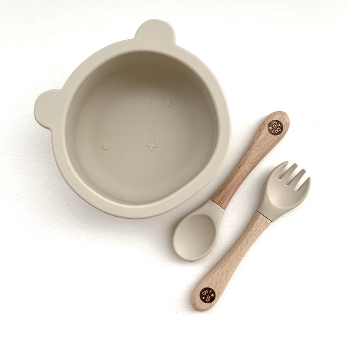 Wooden vs. Silicone Baby Spoons: The Battle of Tableware