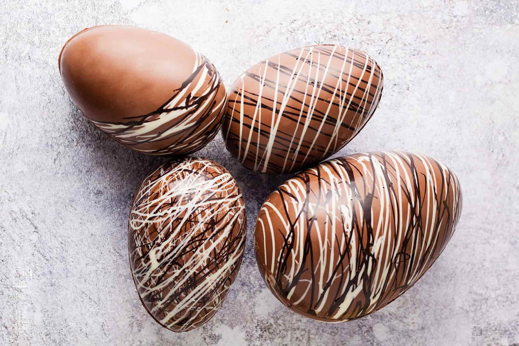 Ostereier aus Schokolade mit origineller Dekoration