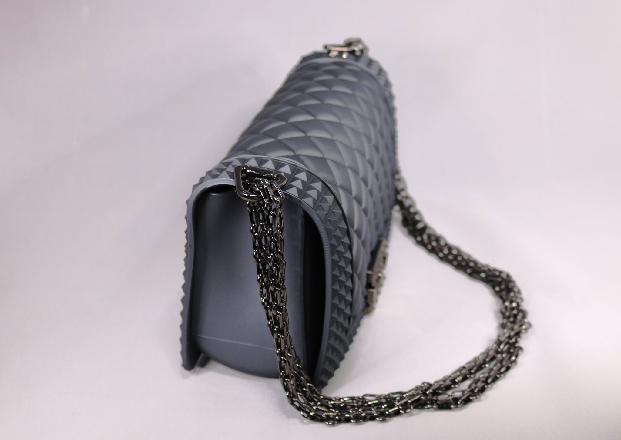 chain black crossbody bag