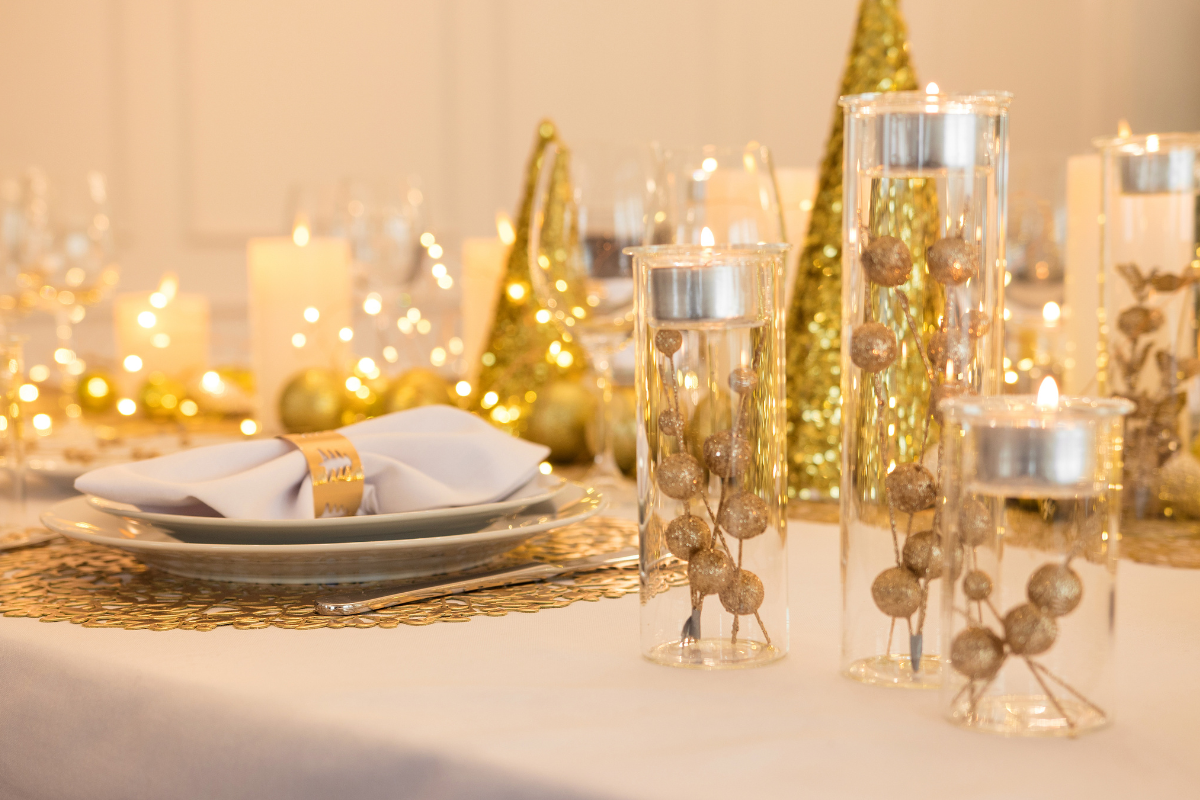 Holiday Table.png__PID:9bd9ad39-90bb-4859-a963-7898b564cbe2