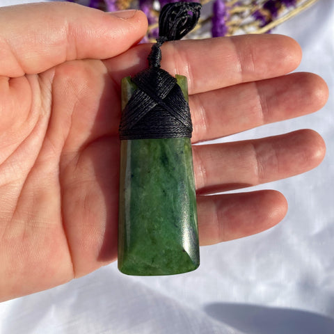Nephrite Jade Twist Pendant Necklace Eternal Love & Friendship NZ Maori  Style - 3JADE wholesale of jade carvings, jewelry, collectables, prayer  beads