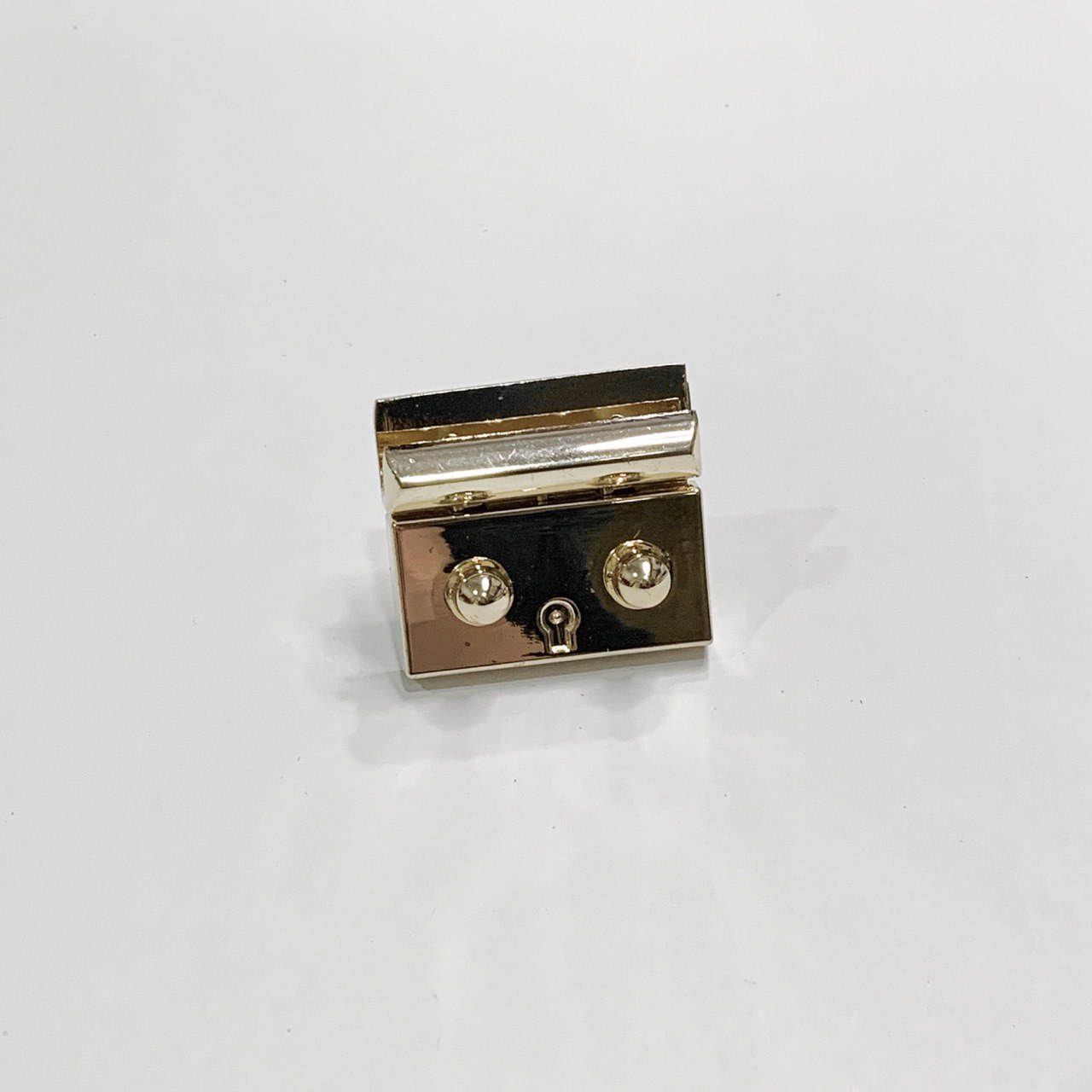 39mm x 35mm Light Gold Rectangular Push-Lock - Crafune
