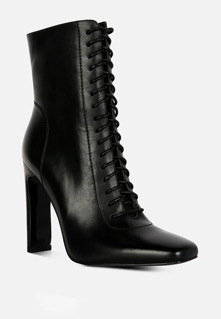  WYNDHAM Black Lace Up Leather Ankle Boots