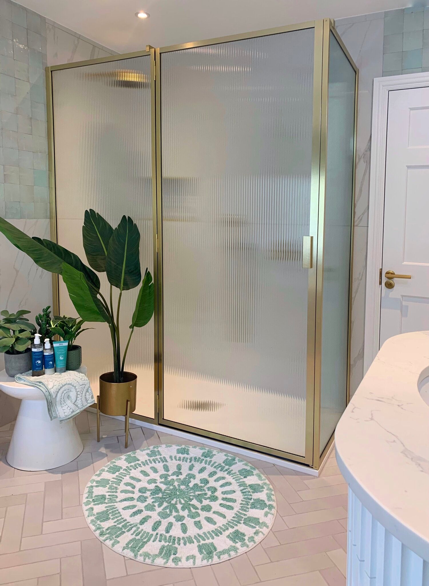 reeded slumped glass bathroom 