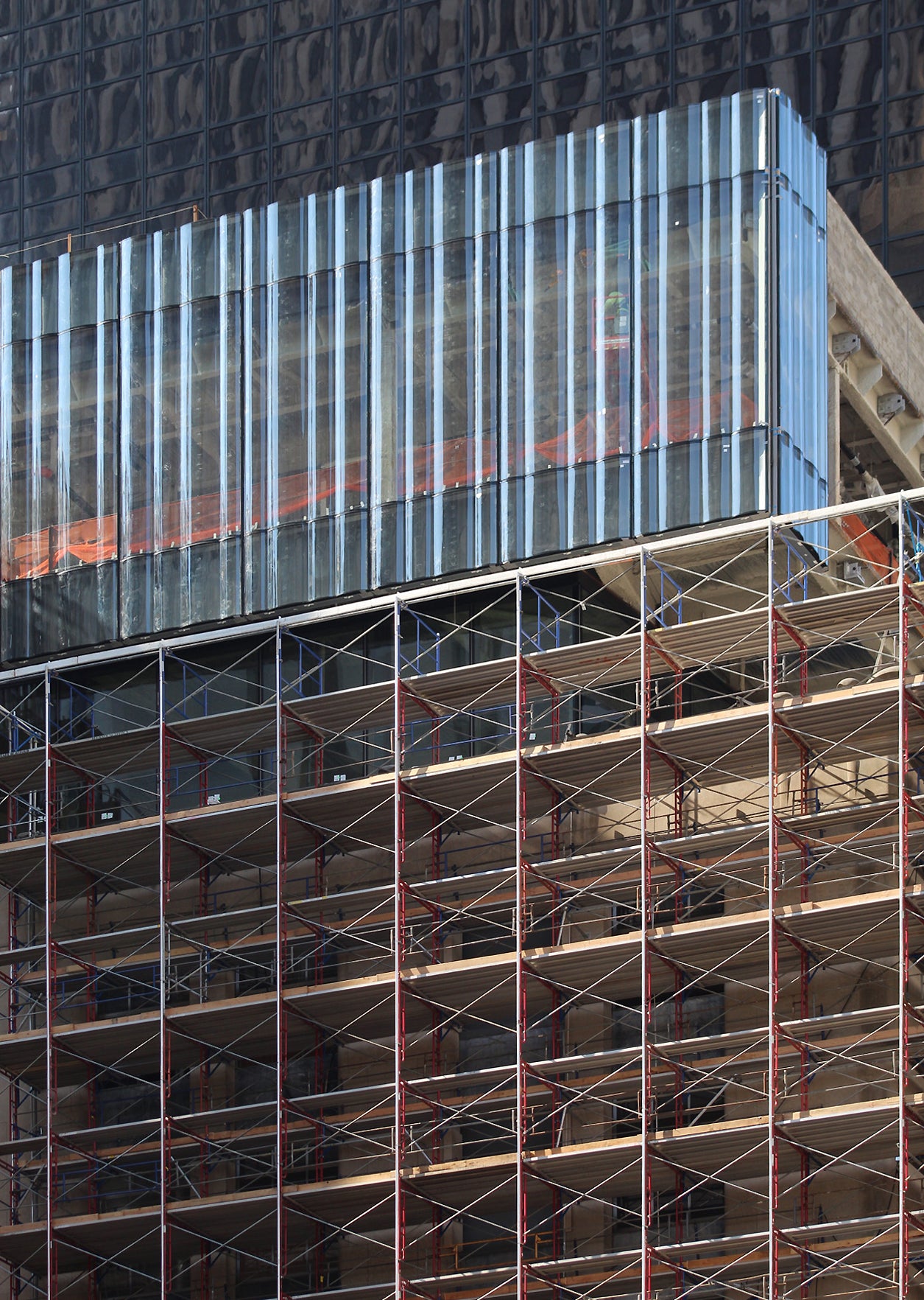 Tiffany & Co. Corrugated glass wavy glass building addition New York