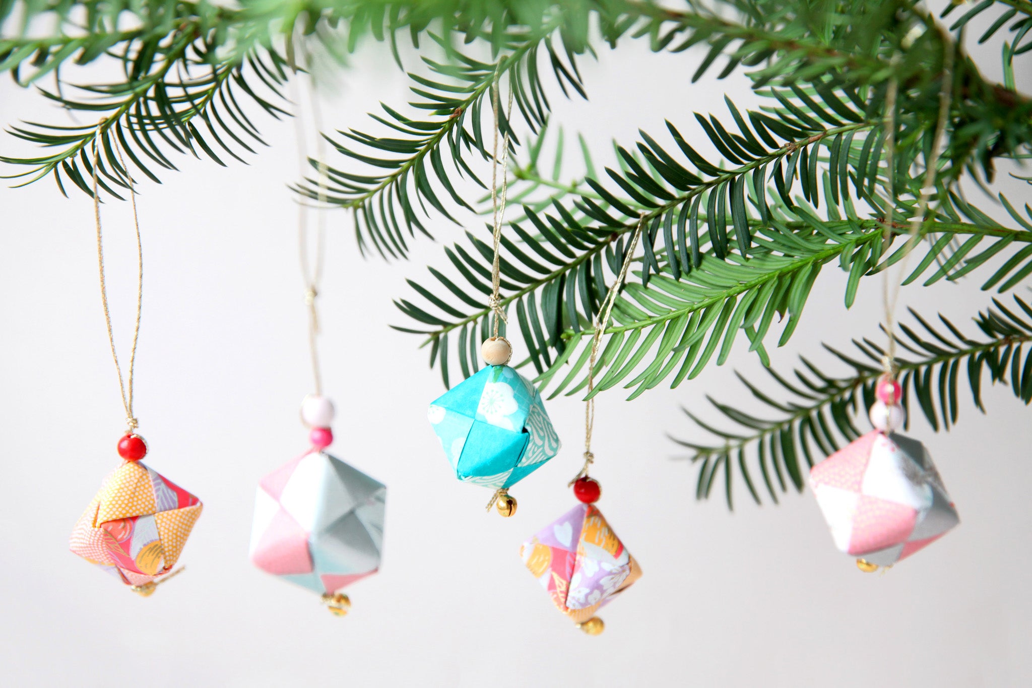 article-blog-diy-christmas-hanging-cube-adeline-klam-1