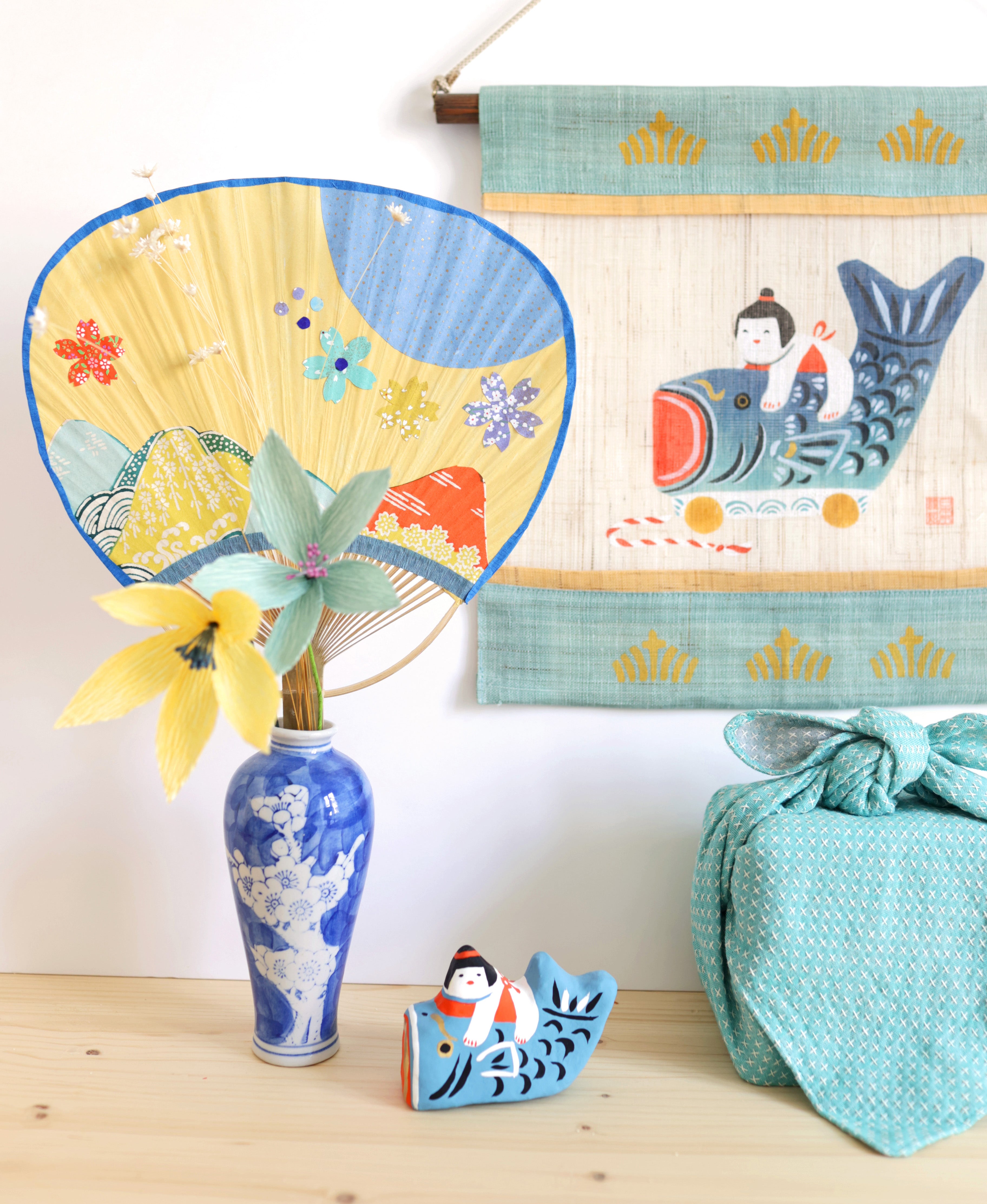 article-inspiration-customisation-eventail-japonais-fleurs-bleues-ambiance-11