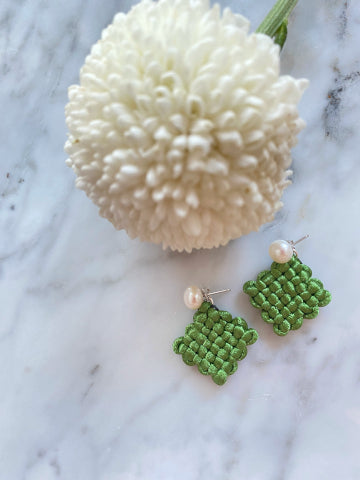 fern green affinity knot with pearl studs