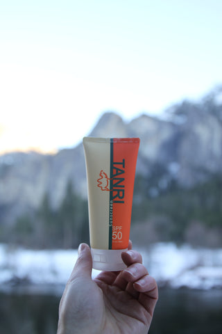 For outdoor adventurers who prefer a more traditional sunscreen, we created a non-mineral based sunblock without any of the damaging chemicals found in other sunscreens. Our sunscreen glides on like a moisturizer, leaves no white cast, and offers a sun protection factor of 50! Clean ingredients for your body and for the planet